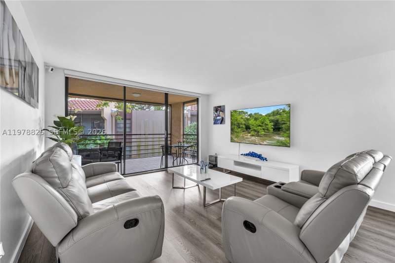 1 bedroom Condominium at 20841 San Simeon Way 205, Fairview Of Calf Cl Condo, Miami — photo 3
