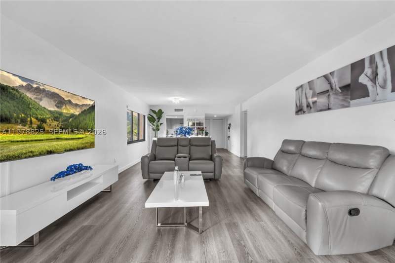 1 bedroom Condominium at 20841 San Simeon Way 205, Fairview Of Calf Cl Condo, Miami — photo 4