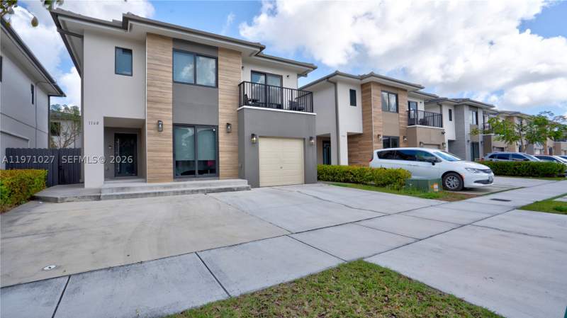 5 bedroom SingleFamilyResidence at 1168 NW 1st St, Aurora Subdivision, Florida City — photo 4
