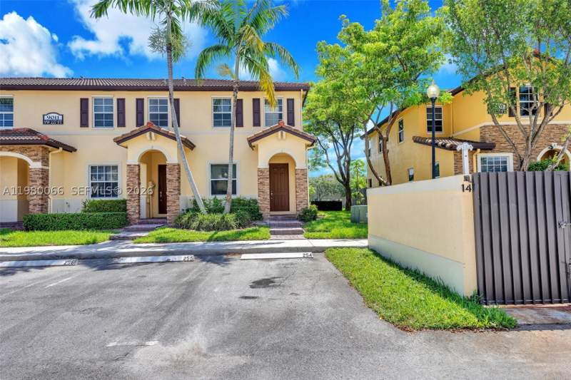 2 bedroom Townhouse at 9011 SW 227th St 1, Lakes By The Bay Eve Repl, Cutler Bay — photo 4