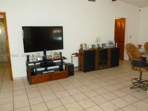3261 NW 14th St, Miami FL - photo 10 of 23