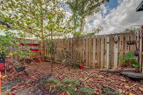 445 NE 4th St, Florida City FL - photo 10 of 30