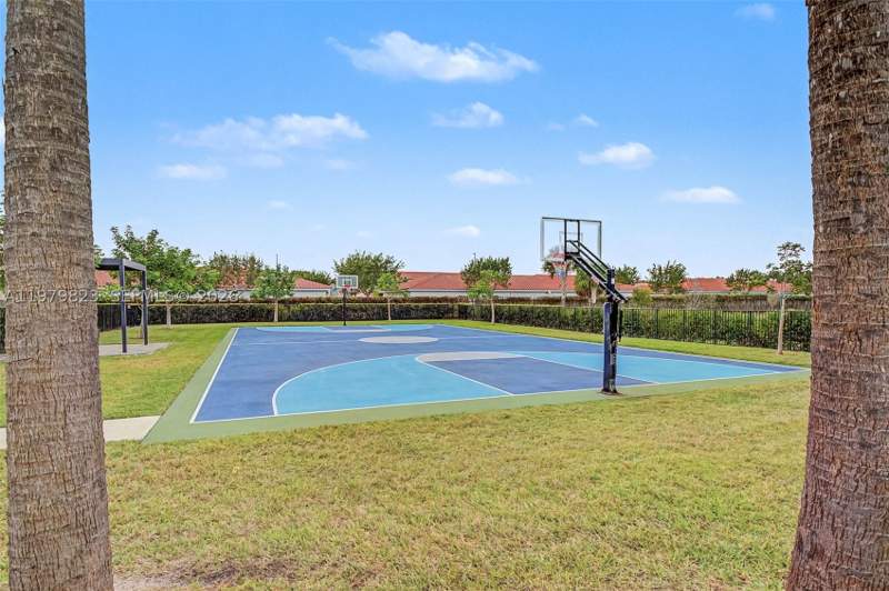 3 bedroom Townhouse at 445 NE 4th St, Fvp Subdivision, Florida City — photo 3