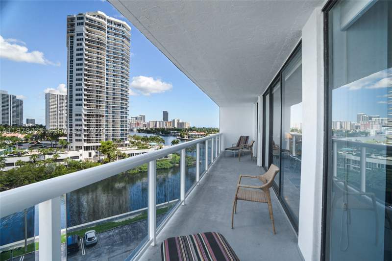 2 bedroom Condominium at 20515 E Country Club Dr 849, Waterview Condo, Aventura — photo 2