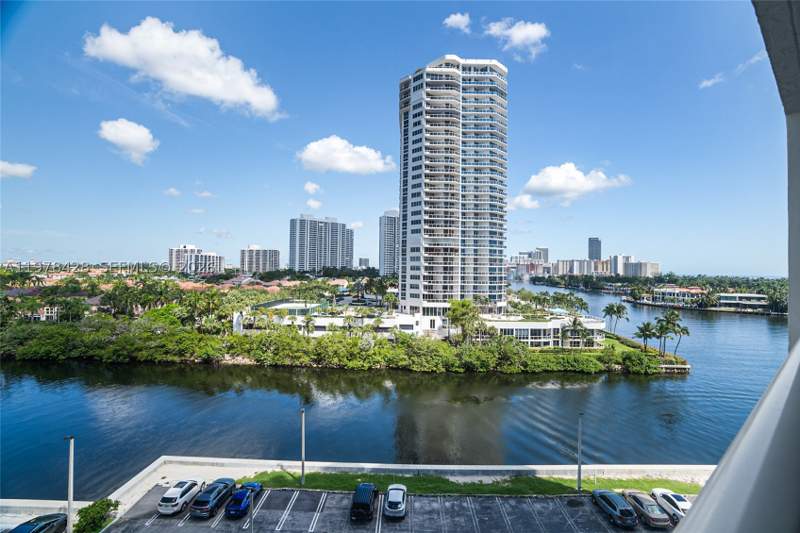 2 bedroom Condominium at 20515 E Country Club Dr 849, Waterview Condo, Aventura — photo 3