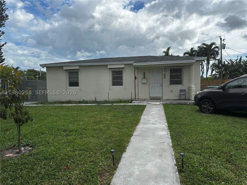 3 bedroom SingleFamilyResidence at 7540 SW 37th St, Central Miami Part 6, Miami — photo 2
