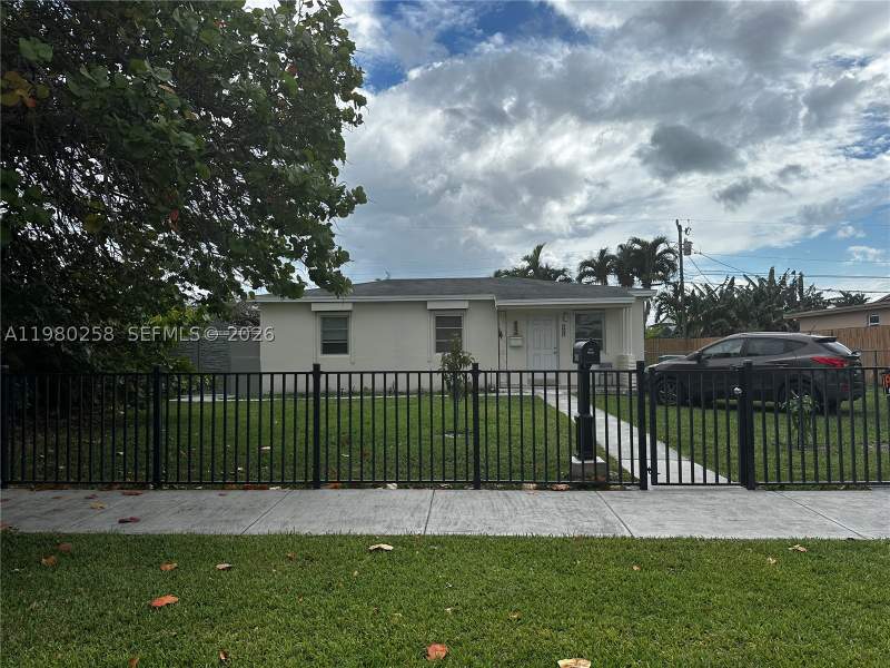 3 bedroom SingleFamilyResidence at 7540 SW 37th St, Central Miami Part 6, Miami — photo 4