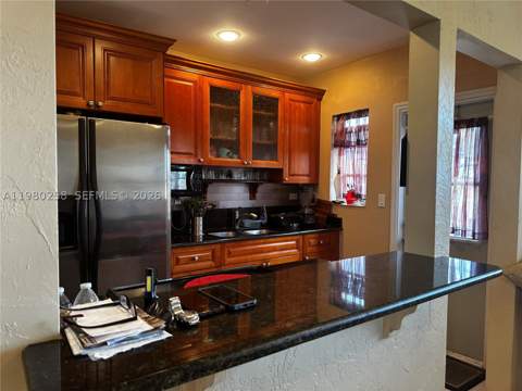 7540 SW 37th St, Miami FL - photo 7 of 19