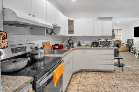 2900 SW 19th St, Miami FL - photo 8 of 24