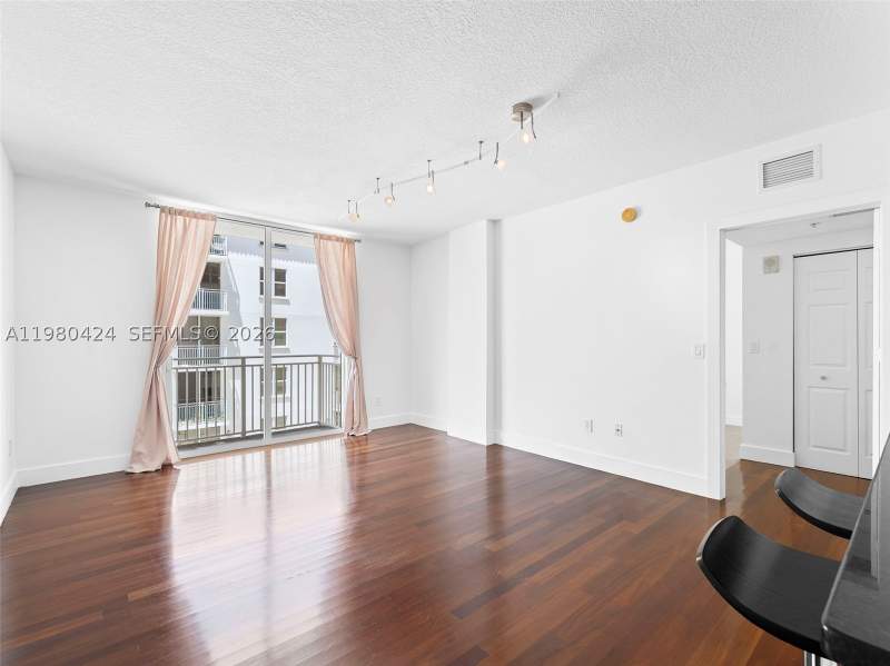 2 bedroom Condominium at 2030 S Douglas Rd 610, The Minorca Condo, Coral Gables — photo 3