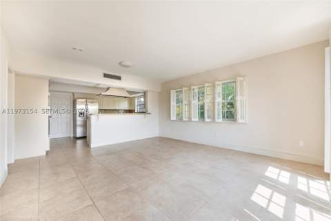 1265 S Alhambra Cir B, Coral Gables FL - photo 9 of 29