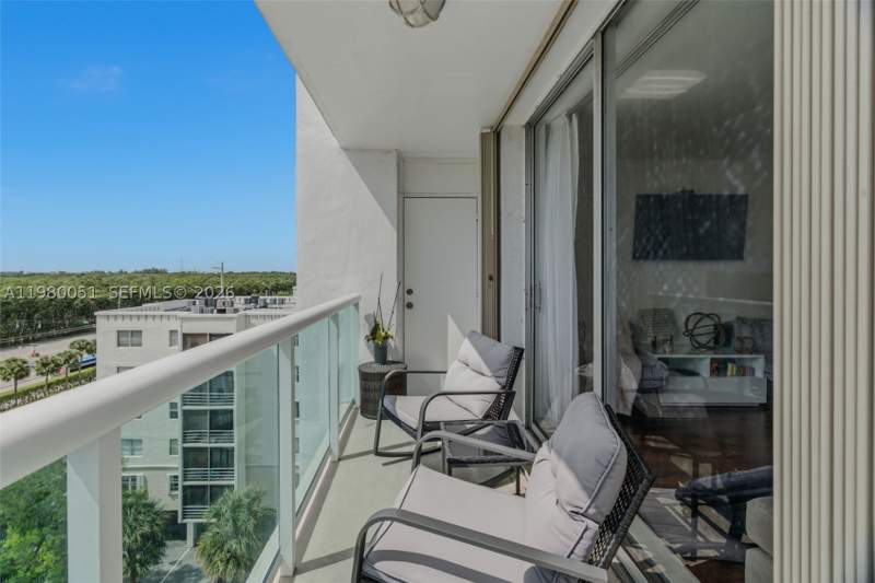 2 bedroom Condominium at 2841 NE 163rd St 802, Stratford House Condo, North Miami Beach — photo 2