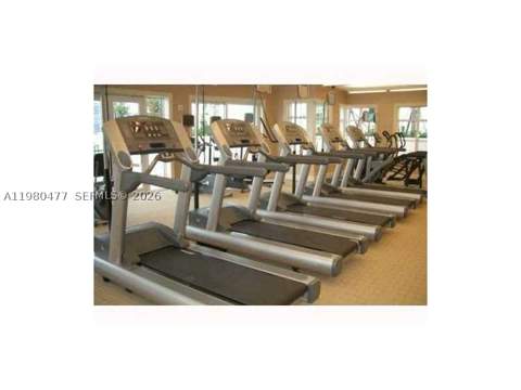 19900 E Country Club Dr 806, Aventura FL - photo 6 of 8