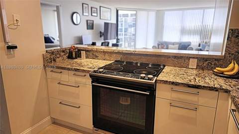 1901 Brickell Ave B1407, Miami FL - photo 15 of 36