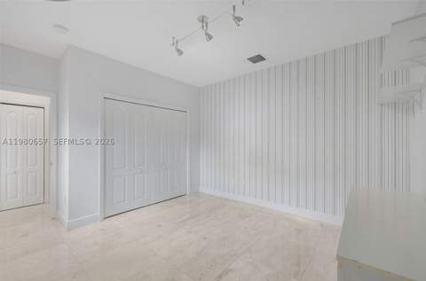 18450 NE 30th place, Aventura FL - photo 14 of 35