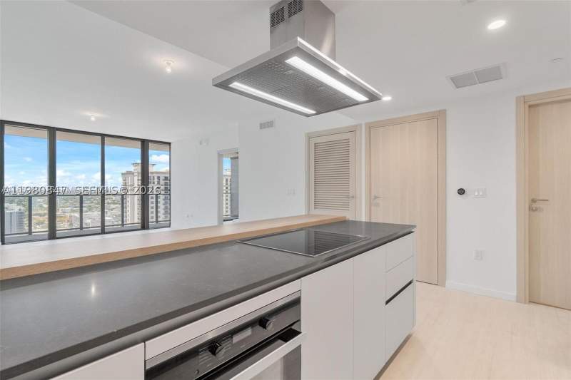1 bedroom Condominium at 1000 Brickell Plz 3310, Brickell Flatiron Condo, Miami — photo 5