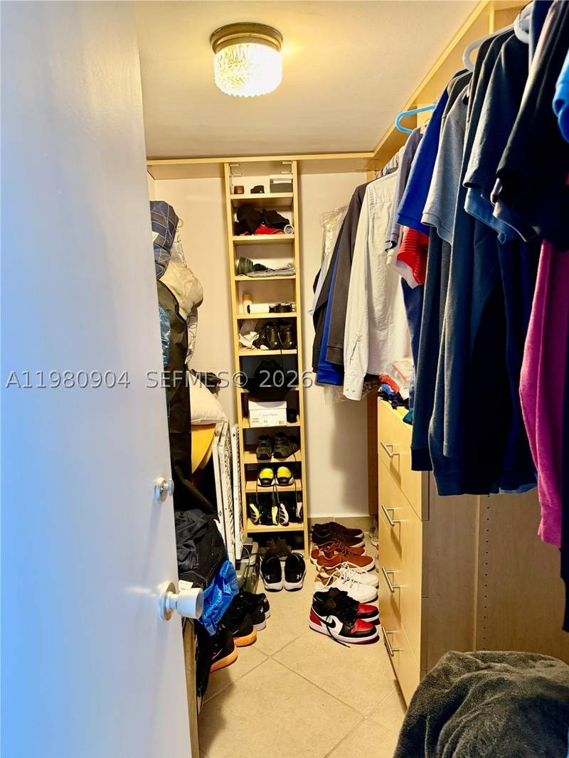 1 bedroom Condominium at 5005 Collins Ave 304, The Carriage Club North C, Miami Beach — photo 3
