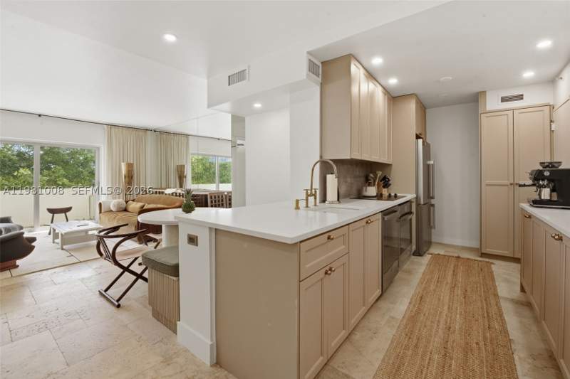 1 bedroom Condominium at 3 Island Ave 06K, Belle Isle, Miami Beach — photo 2