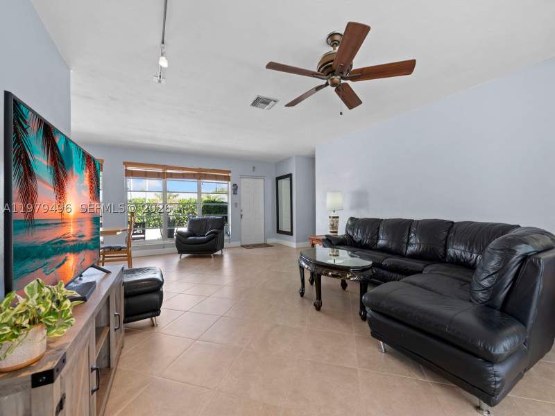 4 bedroom SingleFamilyResidence at 8620 SW 185th Ter, Whispering Pines Estates, Cutler Bay — photo 5