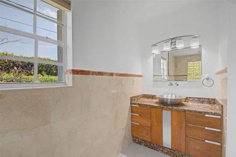 8241 SW 146th St, Palmetto Bay FL - photo 13 of 26