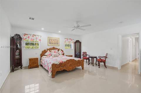 8241 SW 146th St, Palmetto Bay FL - photo 7 of 26
