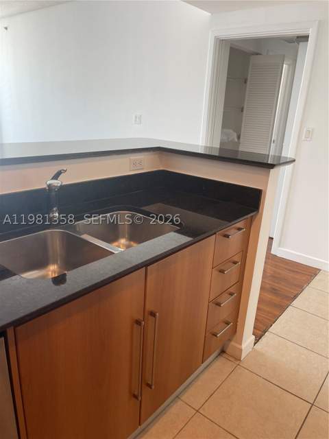 335 S Biscayne Blvd 3610, Miami FL - photo 7 of 34