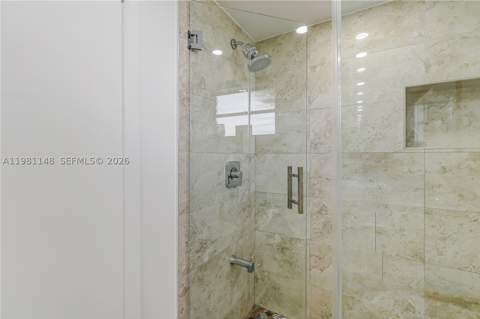 8101 Byron Ave 509, Miami Beach FL - photo 13 of 31