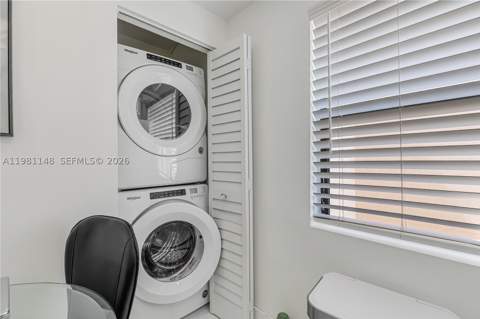 8101 Byron Ave 509, Miami Beach FL - photo 15 of 31