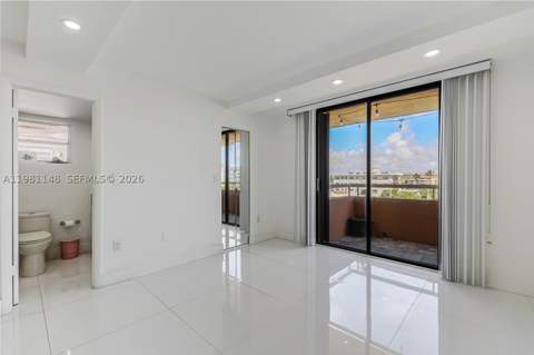 8101 Byron Ave 509, Miami Beach FL - photo 7 of 31