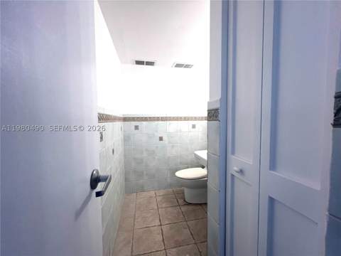 3475 N Country Club Dr 716, Aventura FL - photo 10 of 21