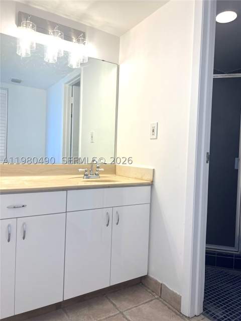 3475 N Country Club Dr 716, Aventura FL - photo 14 of 21
