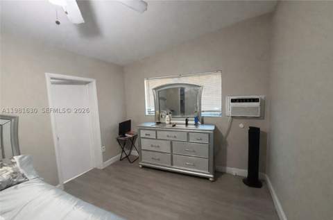 354 NE 173rd St, North Miami Beach FL - photo 20 of 29