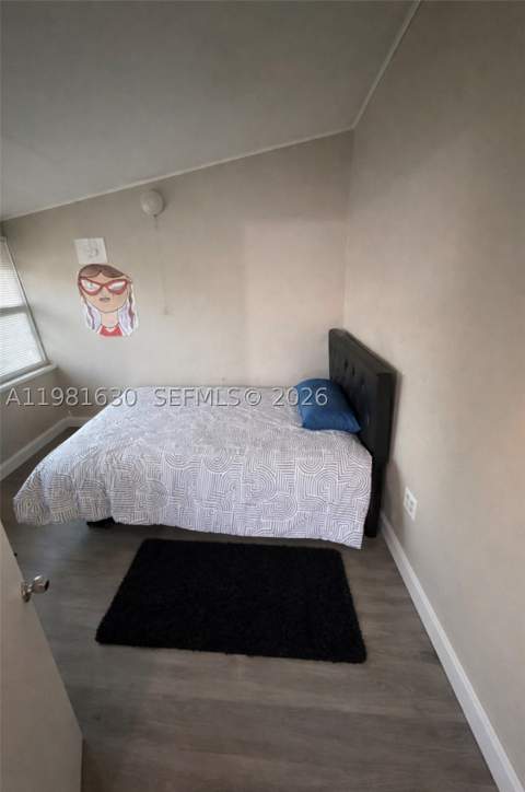 354 NE 173rd St, North Miami Beach FL - photo 23 of 29