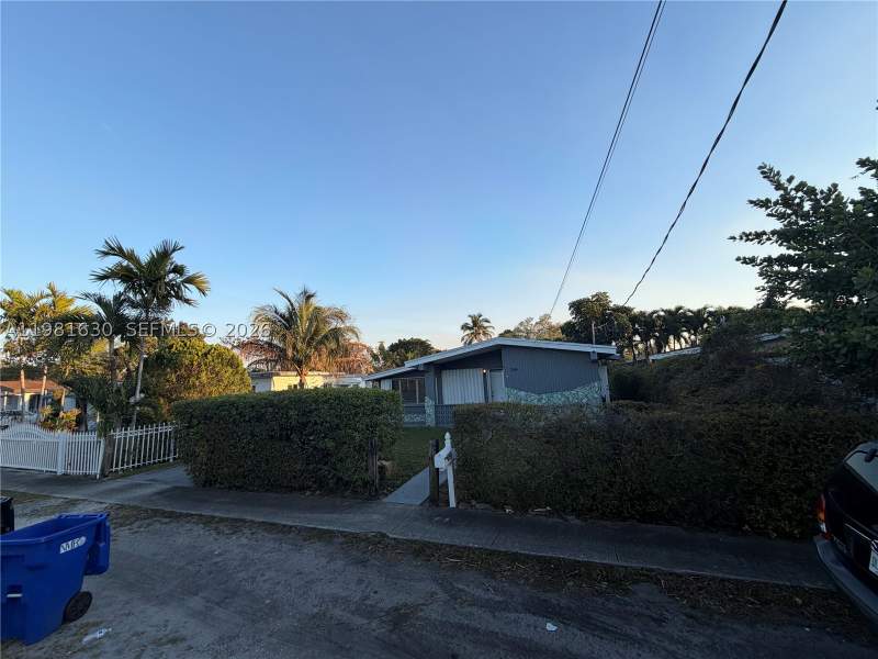 3 bedroom SingleFamilyResidence at 354 NE 173rd St, Seaboard Park, North Miami Beach — photo 3