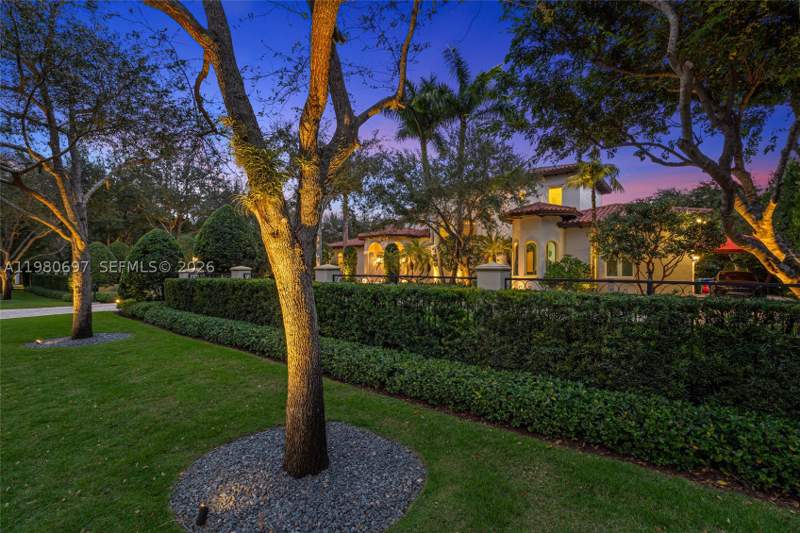 6 bedroom SingleFamilyResidence at 6255 SW 133rd St, Bay Ridge Ests, Pinecrest — photo 4