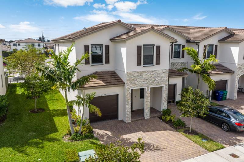 4 bedroom Townhouse at 23244 SW 131st Court, Kendall Assemblage South, Homestead — photo 2