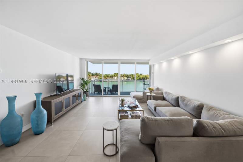 2 bedroom Condominium at 5750 Collins Ave 4F, Royal Embassy Condo, Miami Beach — photo 4