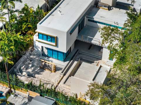820 NE 111th St, Biscayne Park FL - photo 10 of 35