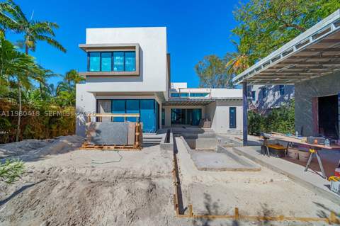 820 NE 111th St, Biscayne Park FL - photo 24 of 35