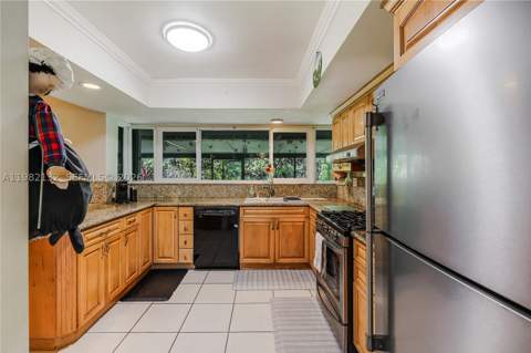 11541 SW 100th St, Miami FL - photo 11 of 51