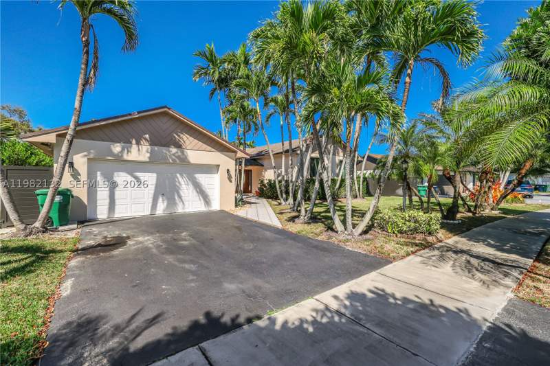 3 bedroom SingleFamilyResidence at 11541 SW 100th St, Glen Cove Sec 1, Miami — photo 2