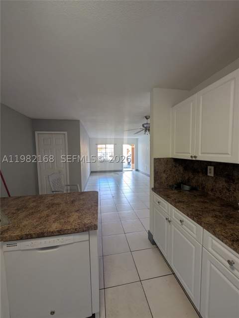 2485 W 76th St 109, Hialeah FL - photo 9 of 22