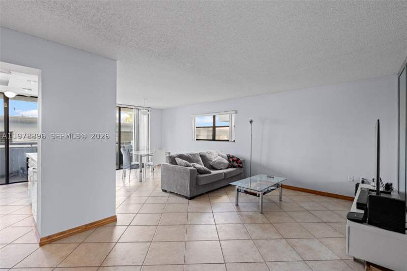 2 bedroom Condominium at 7300 Wayne Ave 217, Parkview Plaza Condo, Miami Beach — photo 5