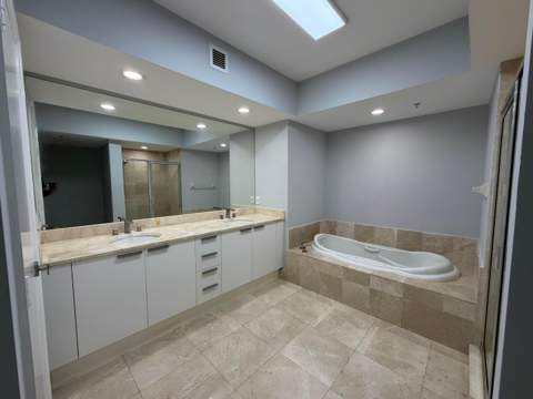 15051 Royal Oaks Lane 1603, North Miami FL - photo 14 of 29