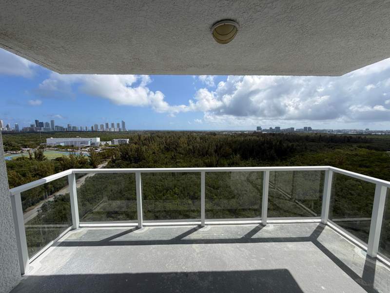 3 bedroom Condominium at 15051 Royal Oaks Lane 1603, The Oaks I Condo, North Miami — photo 4