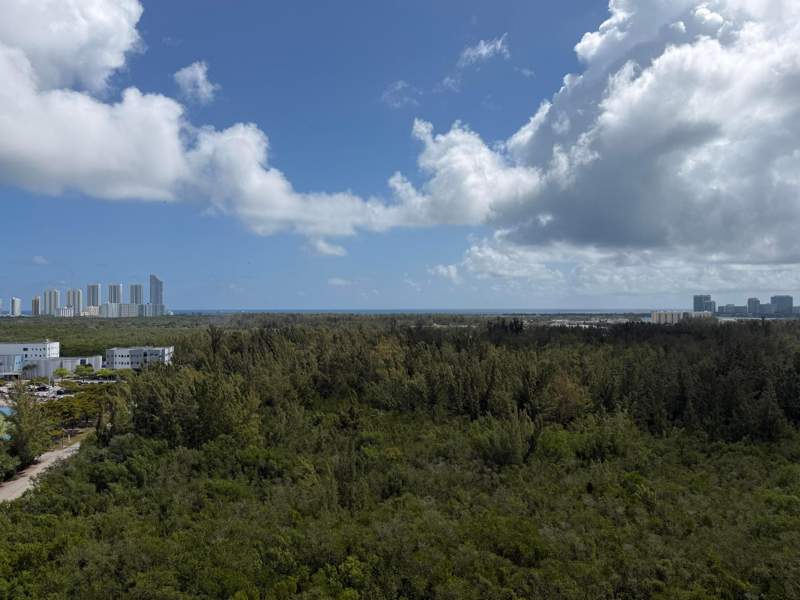 3 bedroom Condominium at 15051 Royal Oaks Lane 1603, The Oaks I Condo, North Miami — photo 5