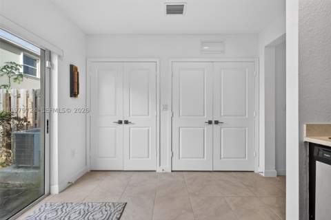 476 NE 4th Ln, Florida City FL - photo 17 of 39