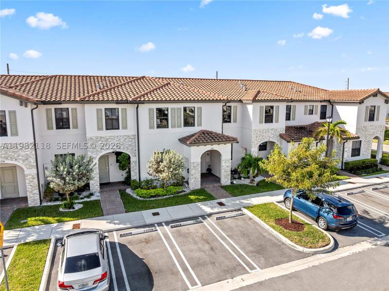 3 bedroom Townhouse at 11782 SW 246th Ln, Silver Palm Residential H, Homestead — photo 3