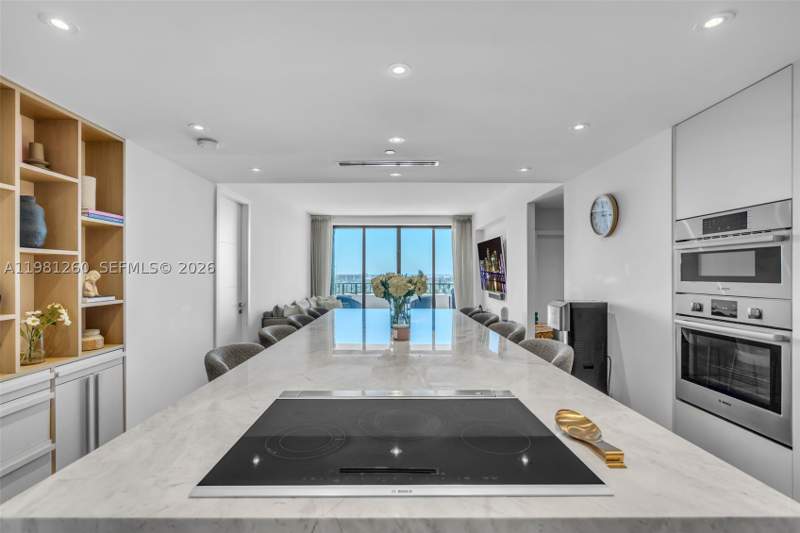 2 bedroom Condominium at 151 Crandon Blvd 1035, The Emeraldbay @ Key Colo, Key Biscayne — photo 3