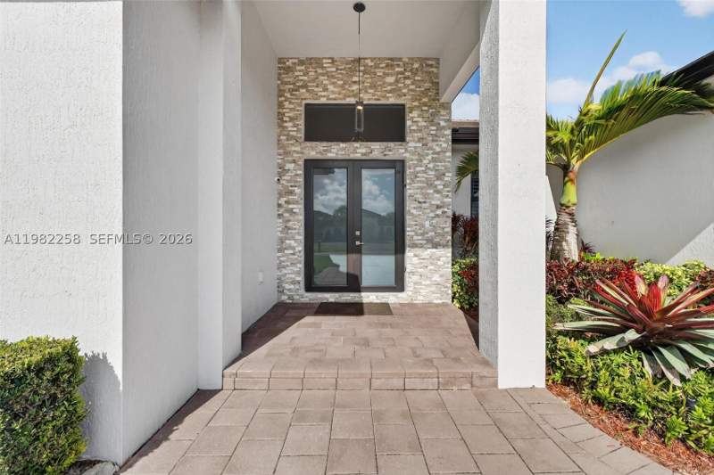 5 bedroom SingleFamilyResidence at 28004 SW 169th Ct, The Redlands Sec 2, Homestead — photo 5